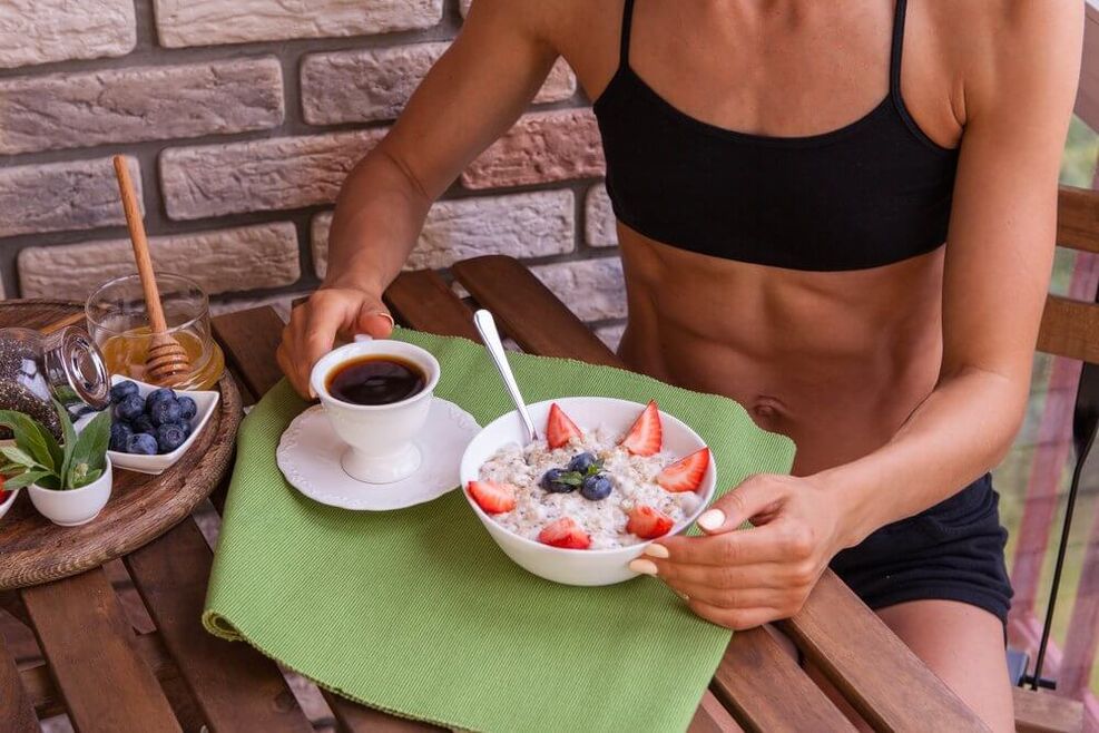Apabila bercakap tentang penurunan berat badan, sarapan pagi adalah hidangan paling penting pada hari itu. 
