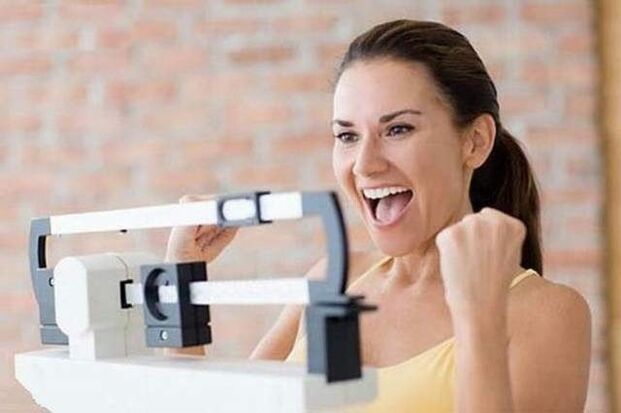 penurunan berat badan pada seorang wanita dalam seminggu